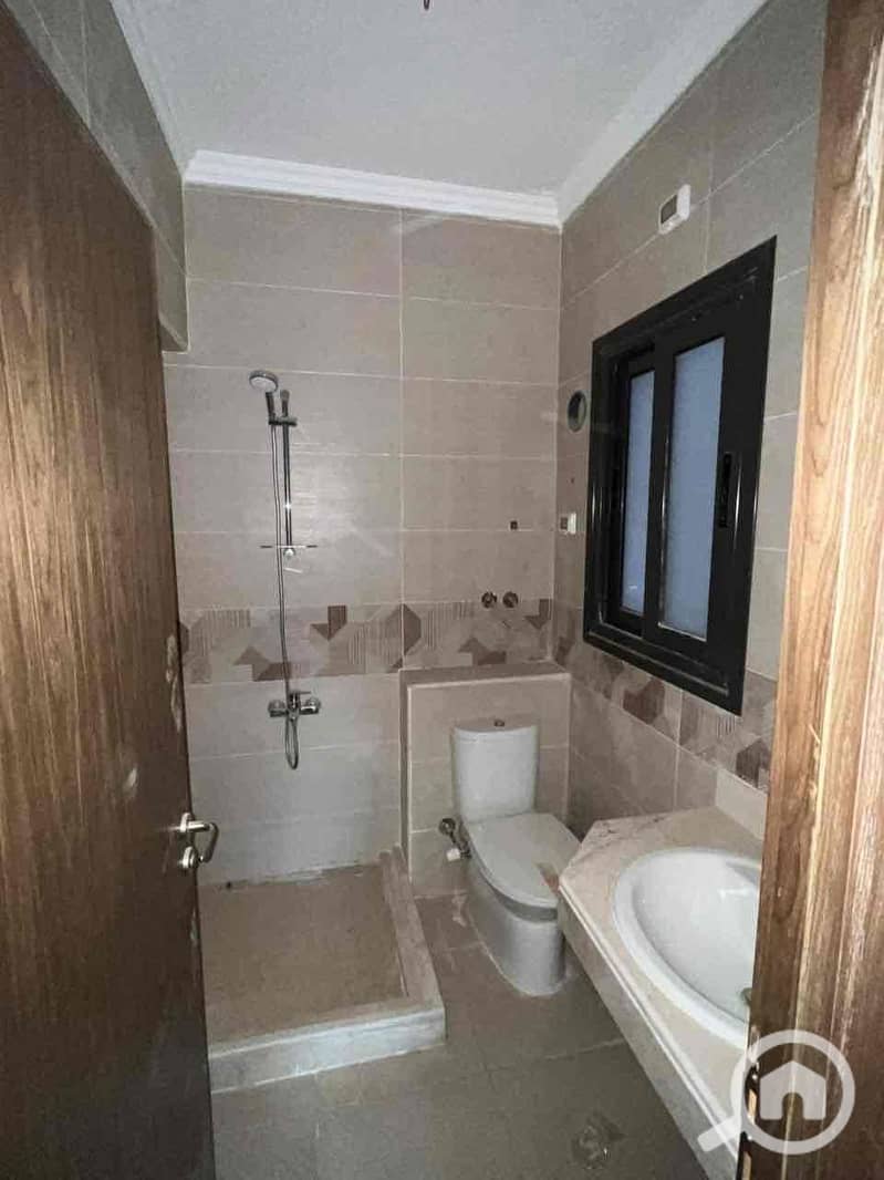 10 00d2183f-8864-4dc4-93f6-770a496b140b. jpg