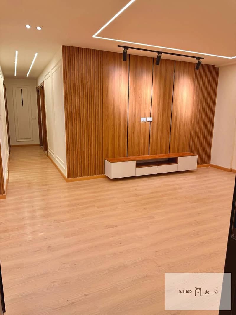 4 bd2cd521-e7a1-48c3-8b8a-a2f31ba94138. jpg