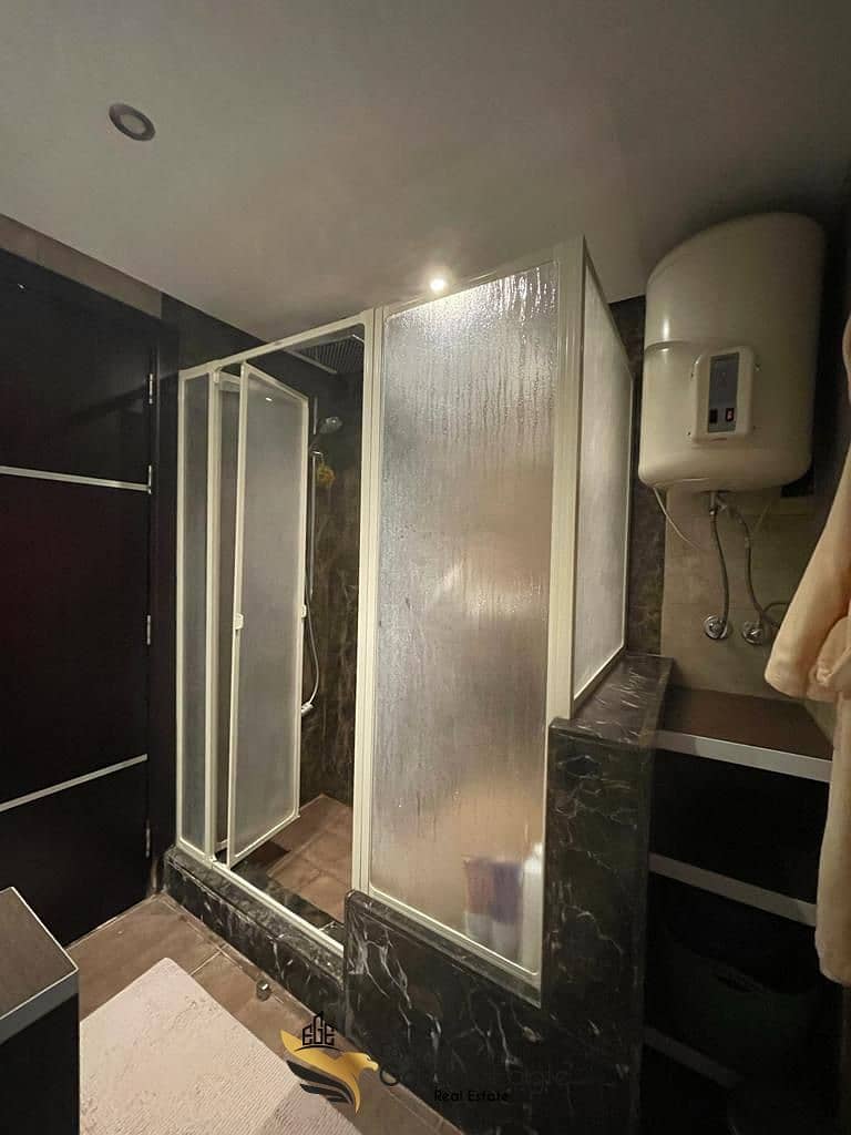 18 1ede26d5-7bf0-4b9b-b32b-30d10b9481f4. jpeg