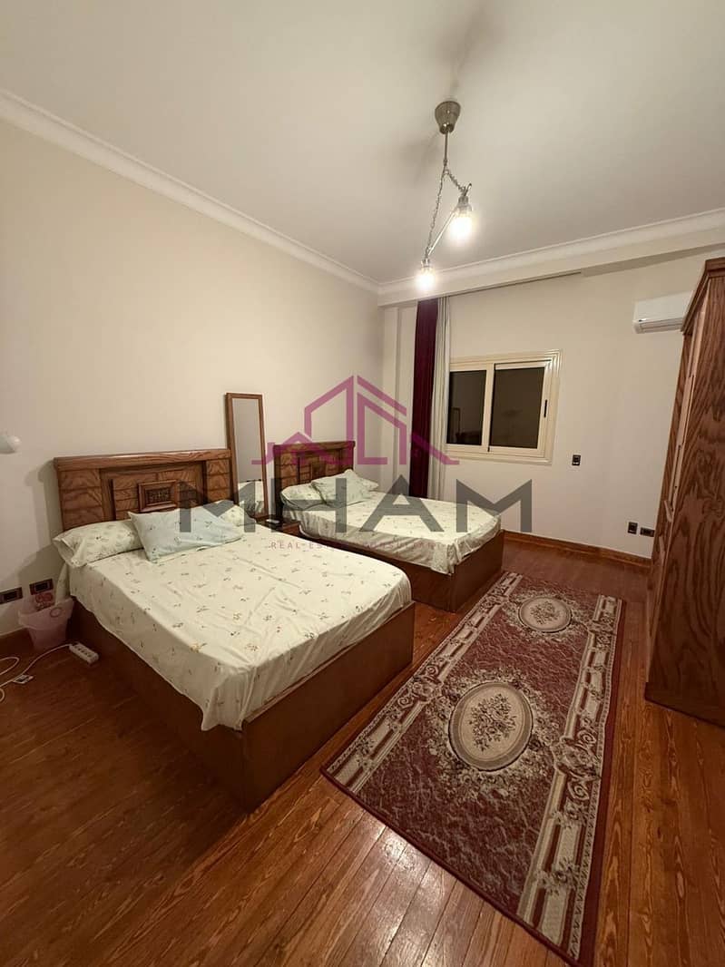 2 photo_5924906668032461969_y. jpg