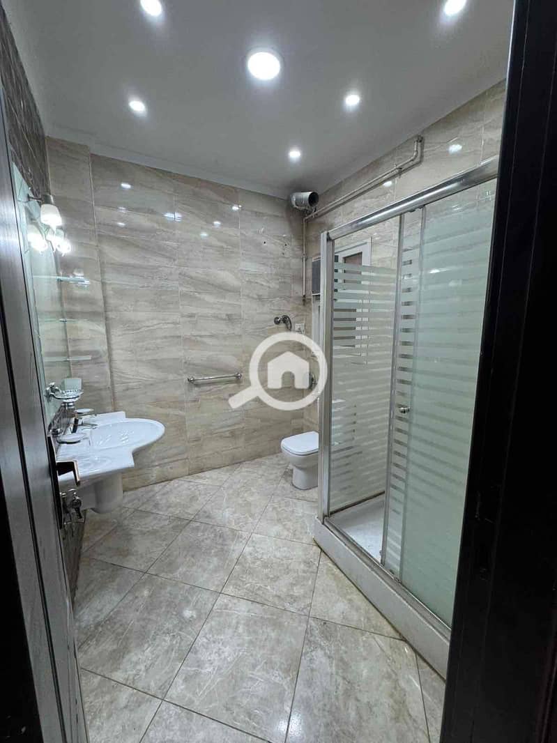 13 47b04fcb-101f-4523-9fee-541e8f159c5d. jpg