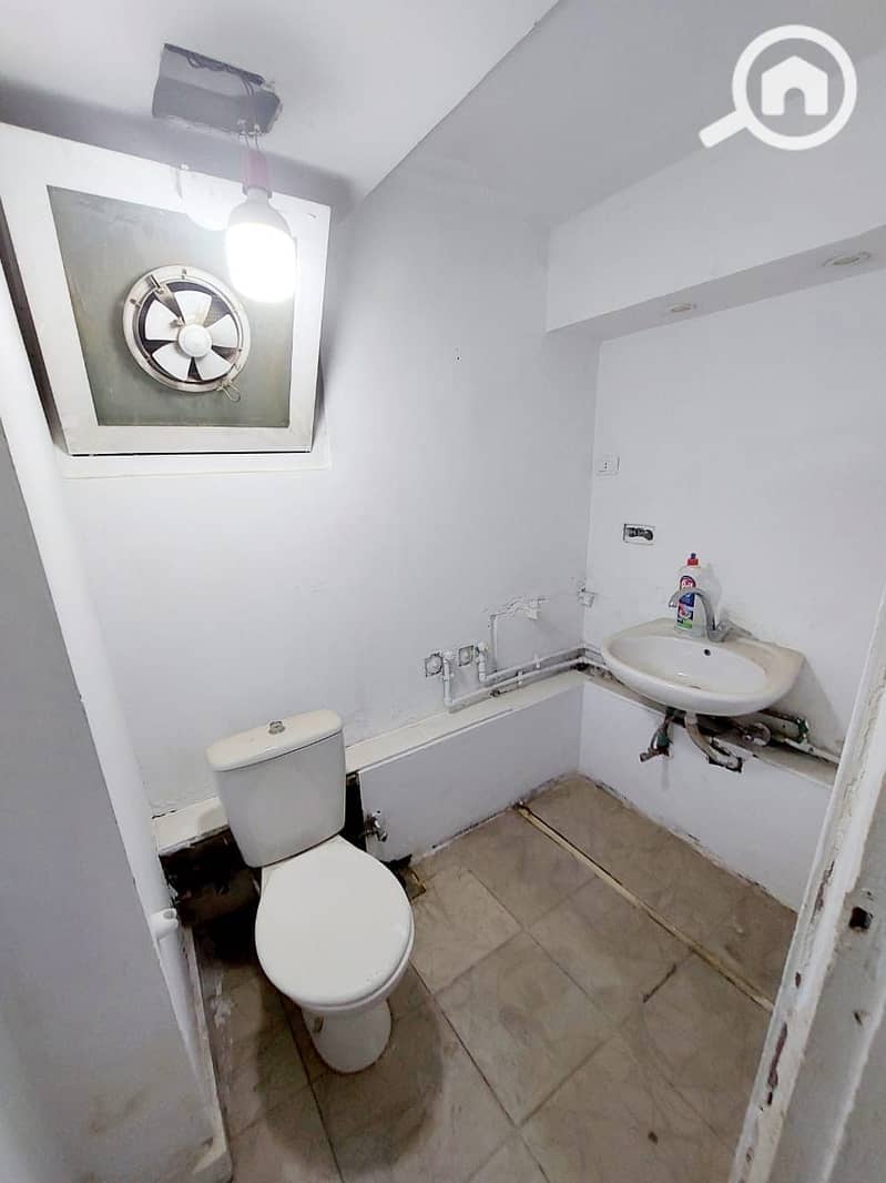 4 e96792d2-0a87-49e7-9c13-e54326346ab0. jpeg