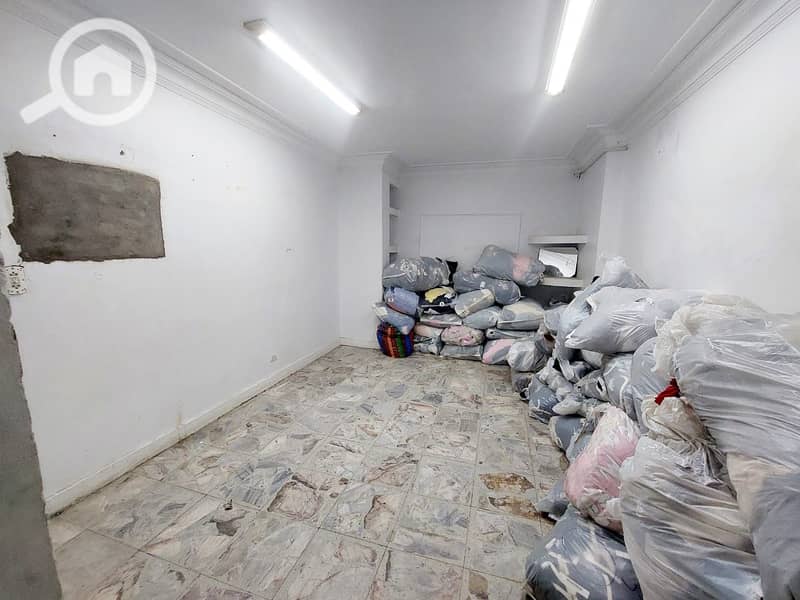 5 7712c5f6-5bb5-4100-8c44-0d31d3c333c3. jpeg