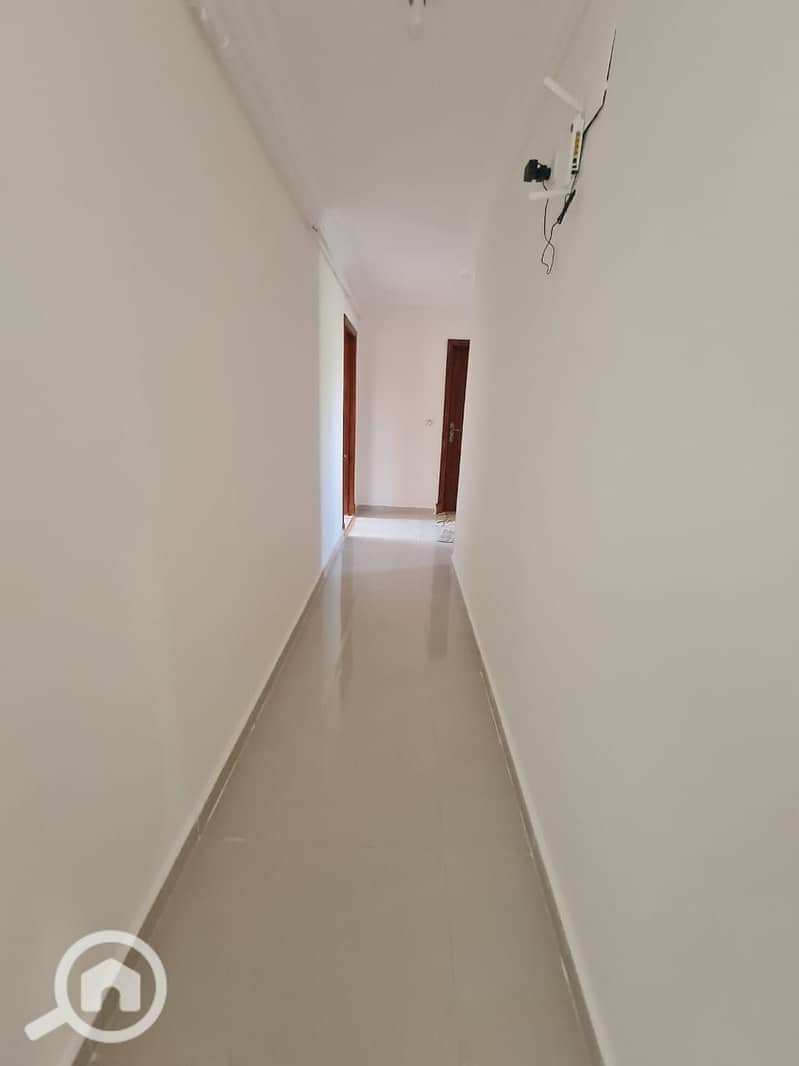 10 6494b9ff-2a19-41c0-a8b9-ad195f09f8c6. jpg