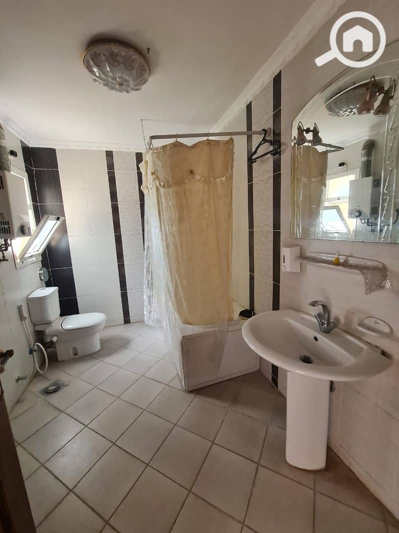 17 f4c6d508-663f-491f-a7e4-ede215a7e2f6. jpg