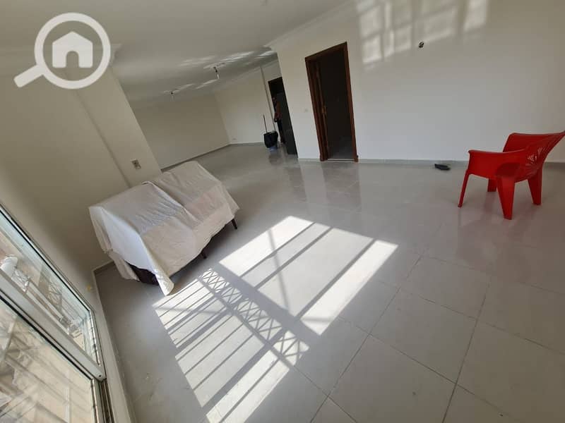 18 ff550e0b-8d74-41cb-b03a-d81f0e7a75b5. jpg