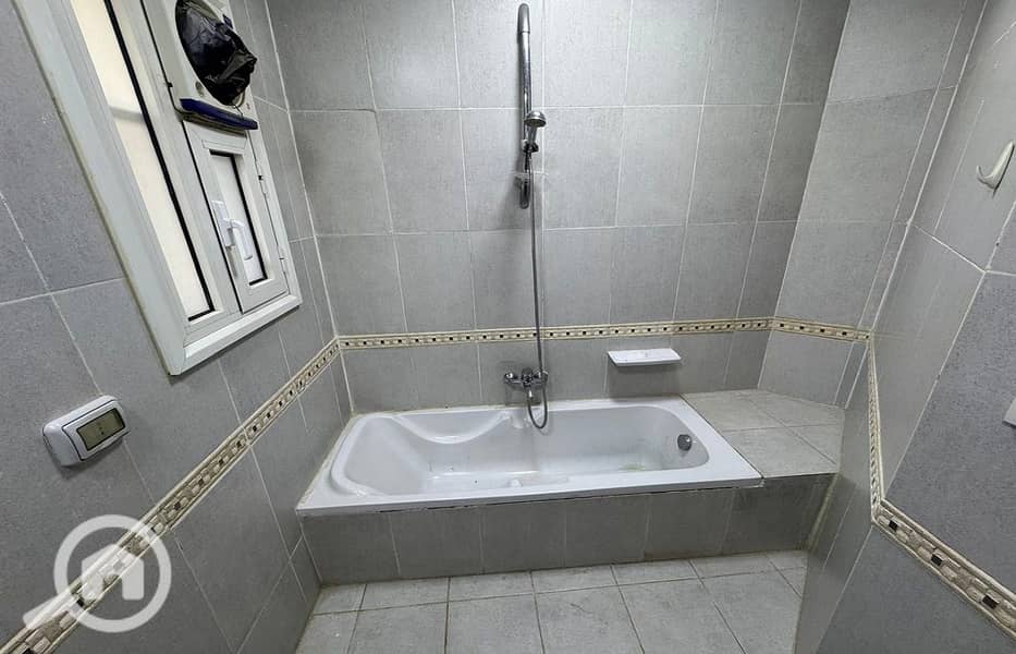 32 a9d2e286-9cb9-456c-a1b0-ac6fa656e88a. jpeg