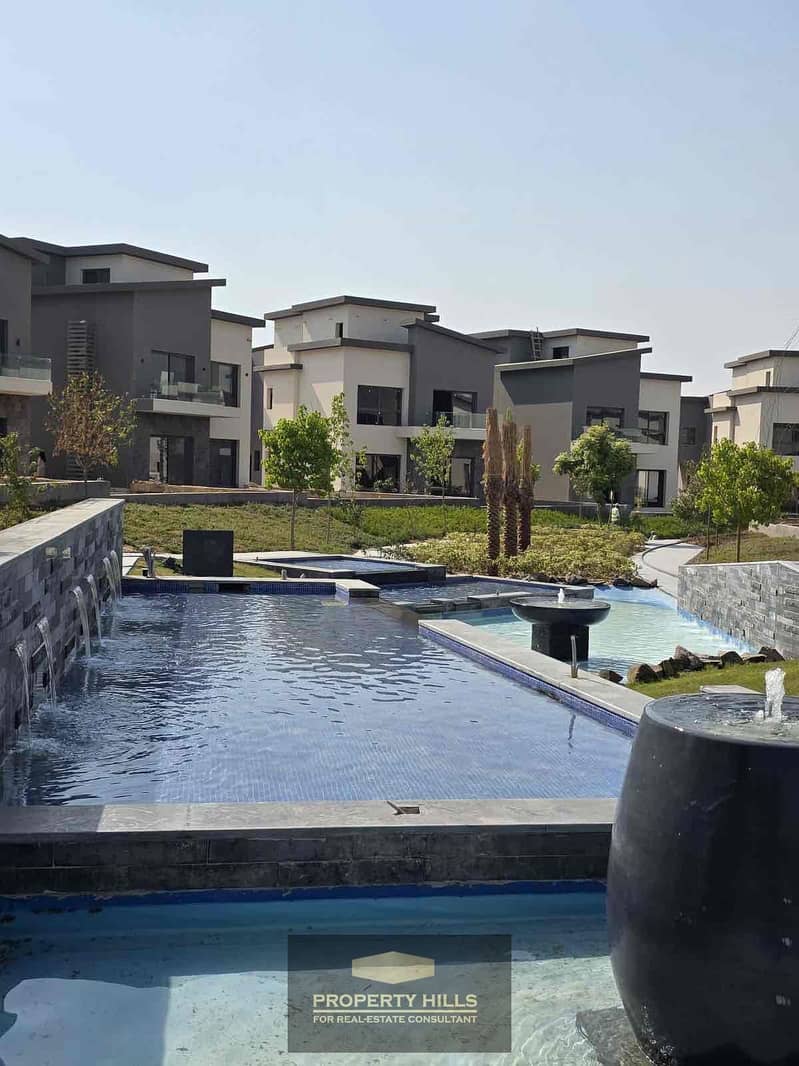 5 63e400b8-b59e-41e1-942e-4f91cf789e70. jpg