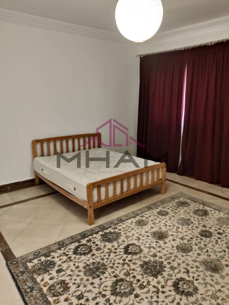 2 photo_5924906668032461833_y. jpg