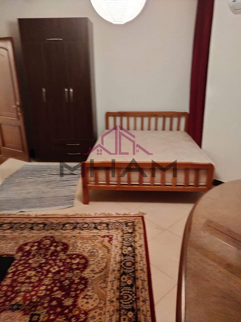 3 photo_5924906668032461823_y. jpg