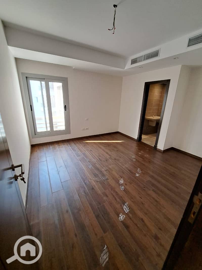 6 WhatsApp Image 2025-12-21 at 14.20. 06 (2). jpeg