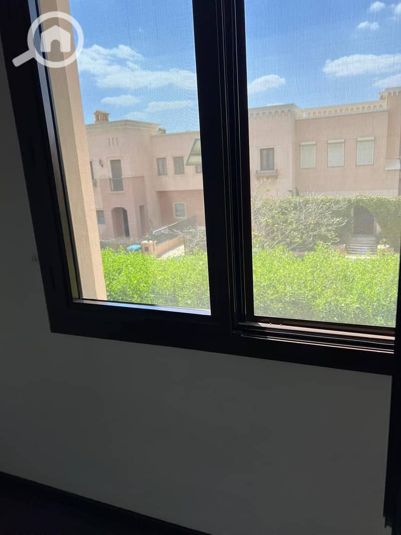 4 7b69c946-60b9-42e1-9c8b-817c465054dc. jpg