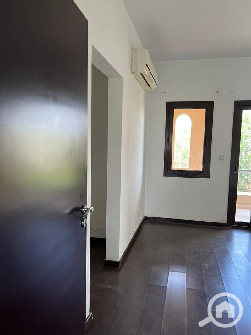 11 b57fc650-6f24-44a0-8f4c-d89a7f12e195. jpg