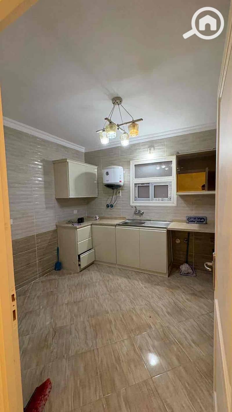 4 934cf209-aae5-4f54-b2e4-6e6847fe5434. jpg