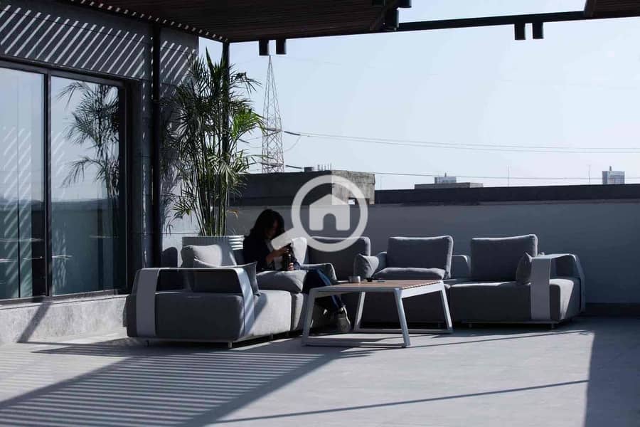 18 47db7f67-b3df-4685-b3ce-8fc0ff981cb1. jpg