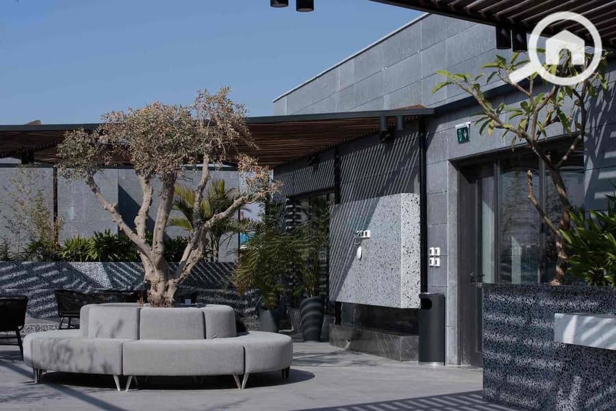 21 fe885d1b-0b32-46bb-8d1f-a9b98e5c4f39. jpg