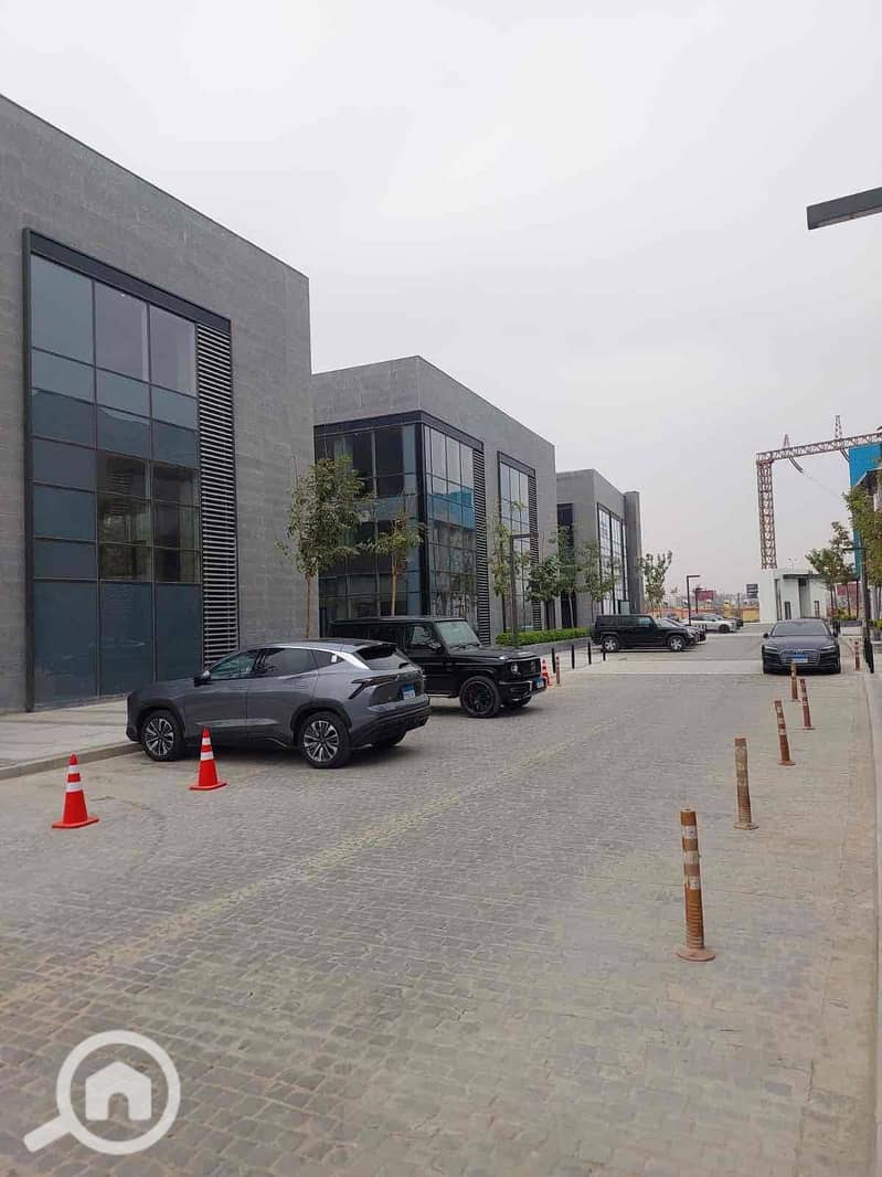 23 9dc841f2-5071-4cc8-b4f7-d18e4208e350. jpg