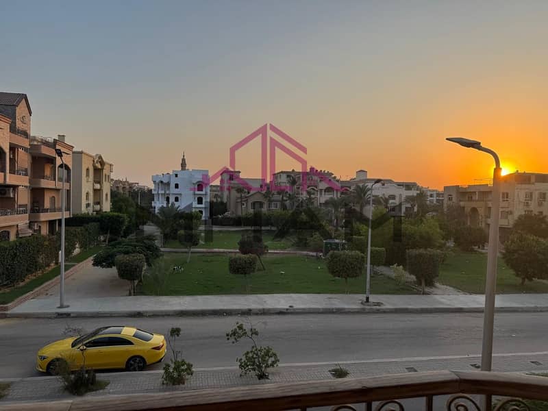 8 photo_5924906668032462178_y. jpg