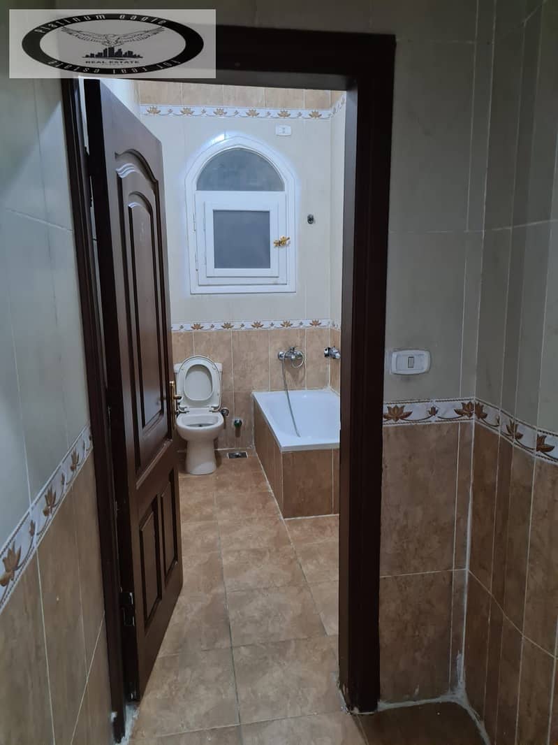 17 f4ba5d72-8595-4596-9956-732e9994b6dd. jpg