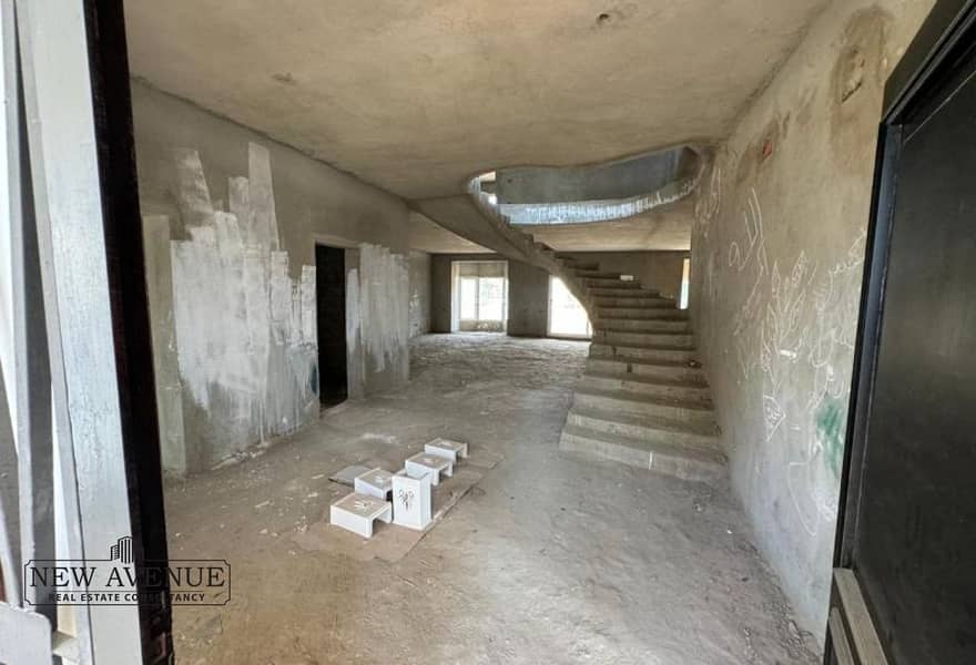 10 b92051f4-90c5-4e15-9605-ff688ad3610f. jpg