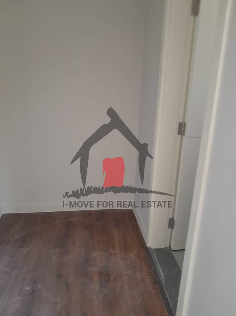 10 c2d32eca-5265-42f8-94ff-c0aa1a46f0a5. jpg