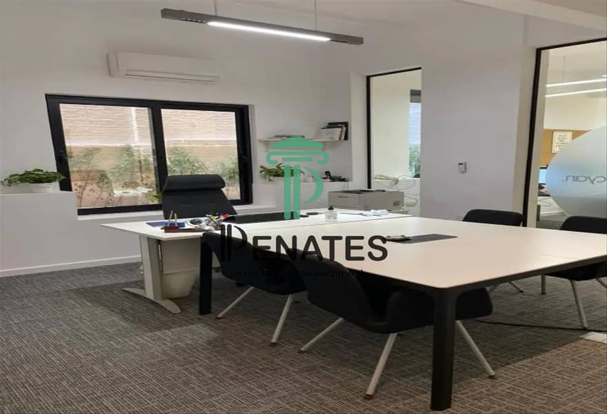 5 8374991-09f3fo. jpg