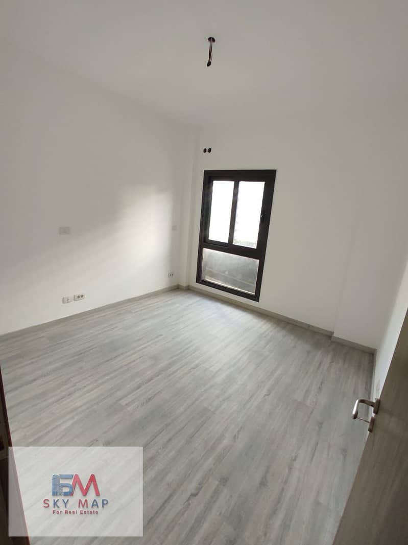 11 b5b5dc0f-0a23-4ba5-805b-c3e66d7c95e8. jpeg