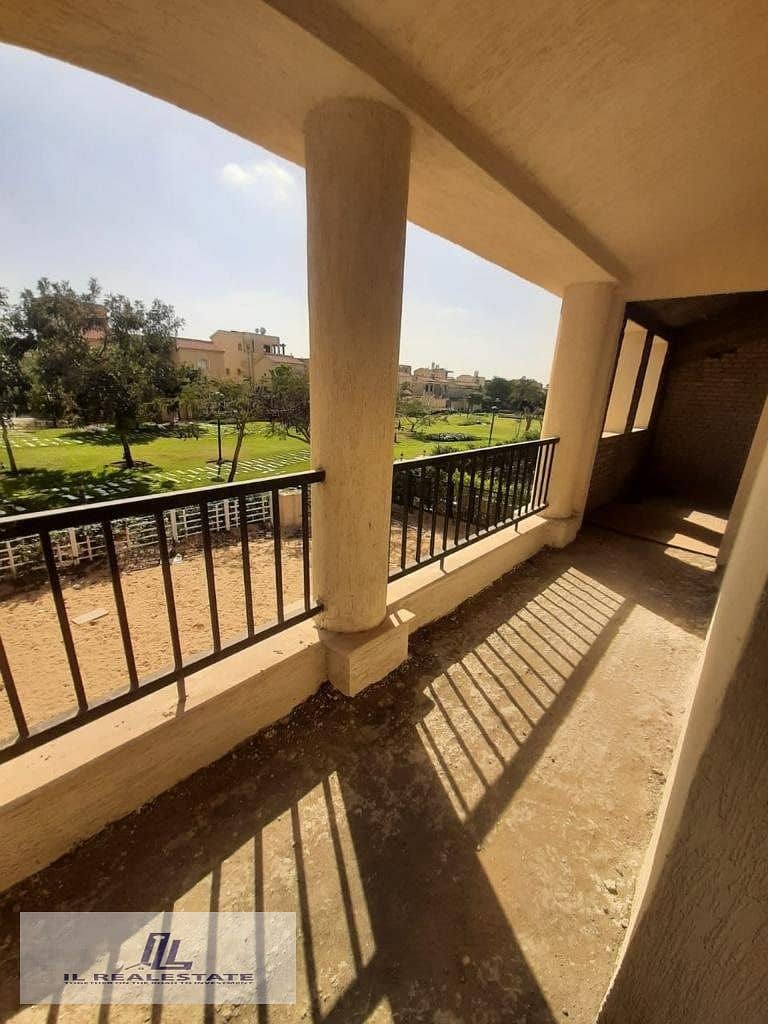 12 b03efb12-ae41-464d-b916-f5f24c7a3a56. jpg