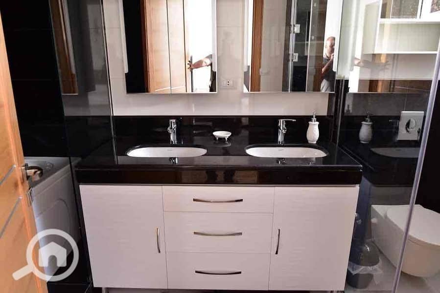 12 00066c0d-03f4-47b7-a9e3-1a8a19a0f6c1. jpg