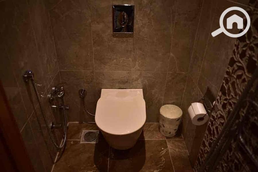 18 1f58ebf8-96e6-40b0-a913-44cba519eb41. jpg