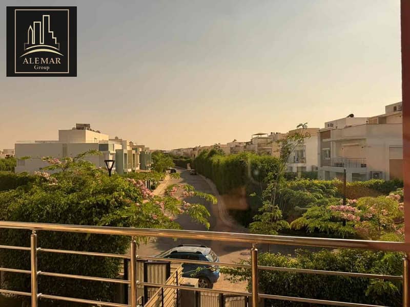 5 74b39501-ceb2-41f6-b9fc-5275f64debf9. jpg