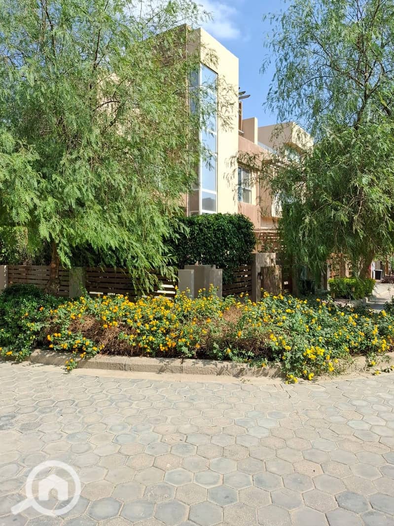 5 WhatsApp Image 2025-10-15 at 2.45. 11 PM (1). jpeg