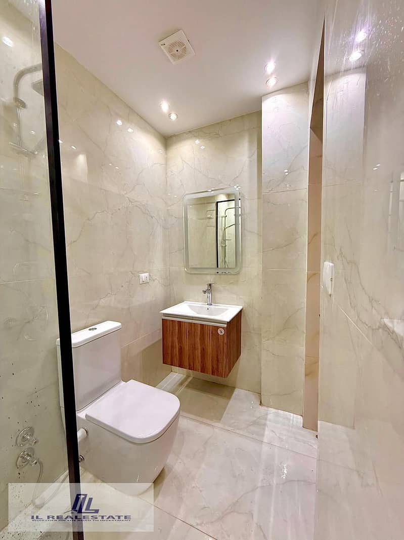 7 WhatsApp Image 2025-12-18 at 22.23. 41_cb7585ff. jpg