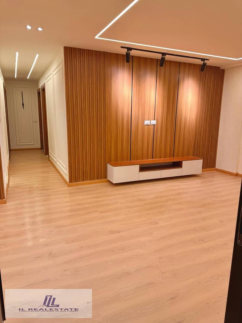 11 WhatsApp Image 2025-12-18 at 22.23. 45_84f2d56e. jpg