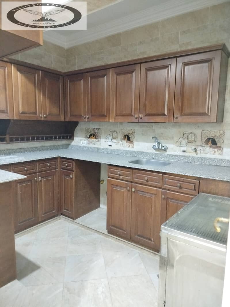 7 4eb4176e-9833-48b0-a6a2-40563c041c6b. jpg