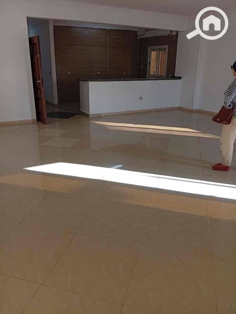 6 27147729-fd40-41c6-97a1-007f2b7f3e9f. jpg