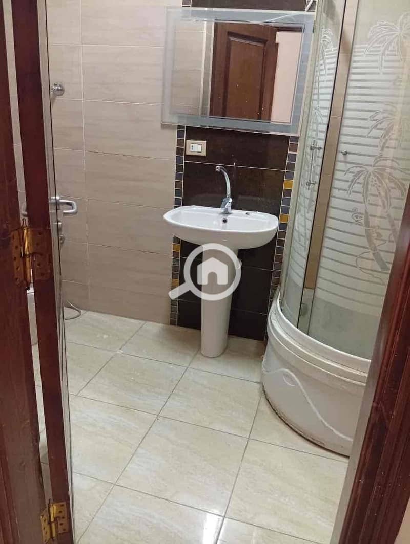 8 295bd938-ddec-408d-8001-0b225823efc7. jpg