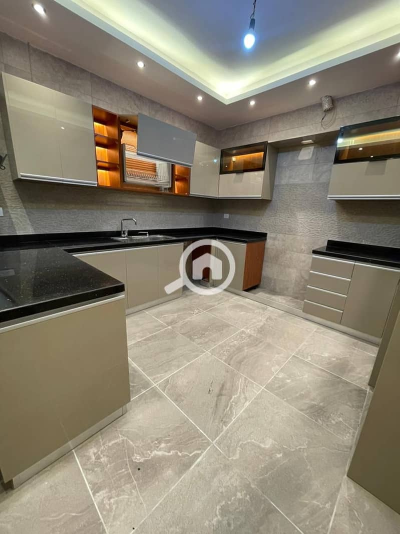 2 fb5fd393-7f81-4fac-b7e6-cb7aac22167b. jpg