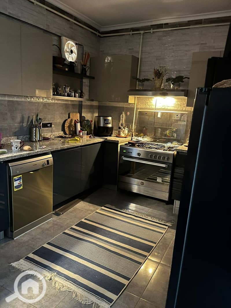 2 439d778d-11e7-4a4b-95ea-1809eb019a5e. jpeg