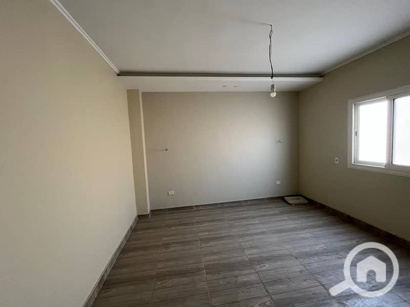 3 WhatsApp Image 2025-09-08 at 18.33. 44_4d2cb28a. jpg