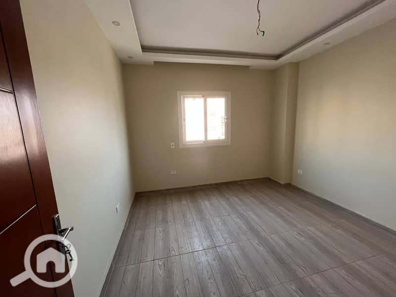 12 WhatsApp Image 2025-09-08 at 18.33. 48_02eac831. jpg