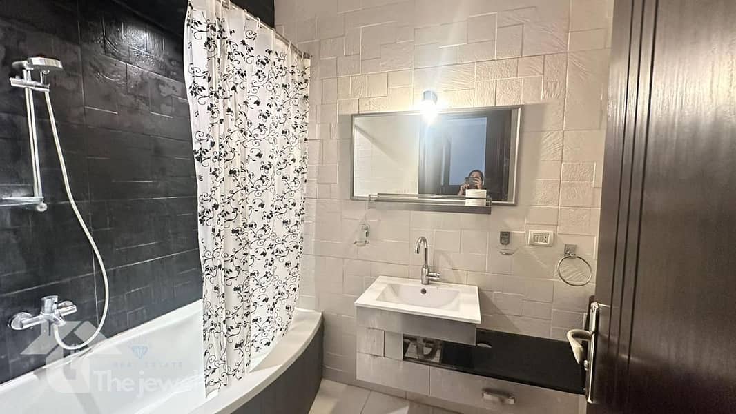 7 efac3b3c-7a54-4053-bb5d-1fe11933ba30. jpg