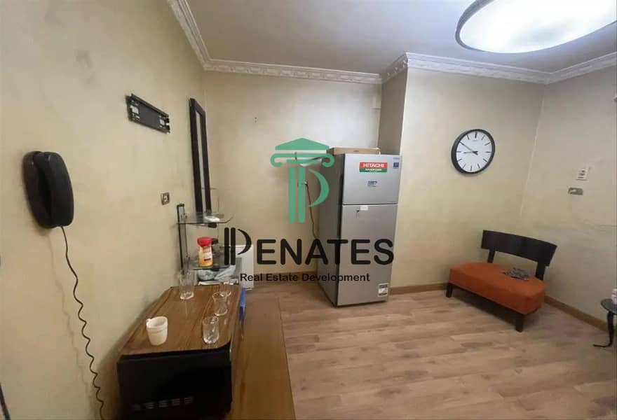 6 8346019-d9403o. jpg