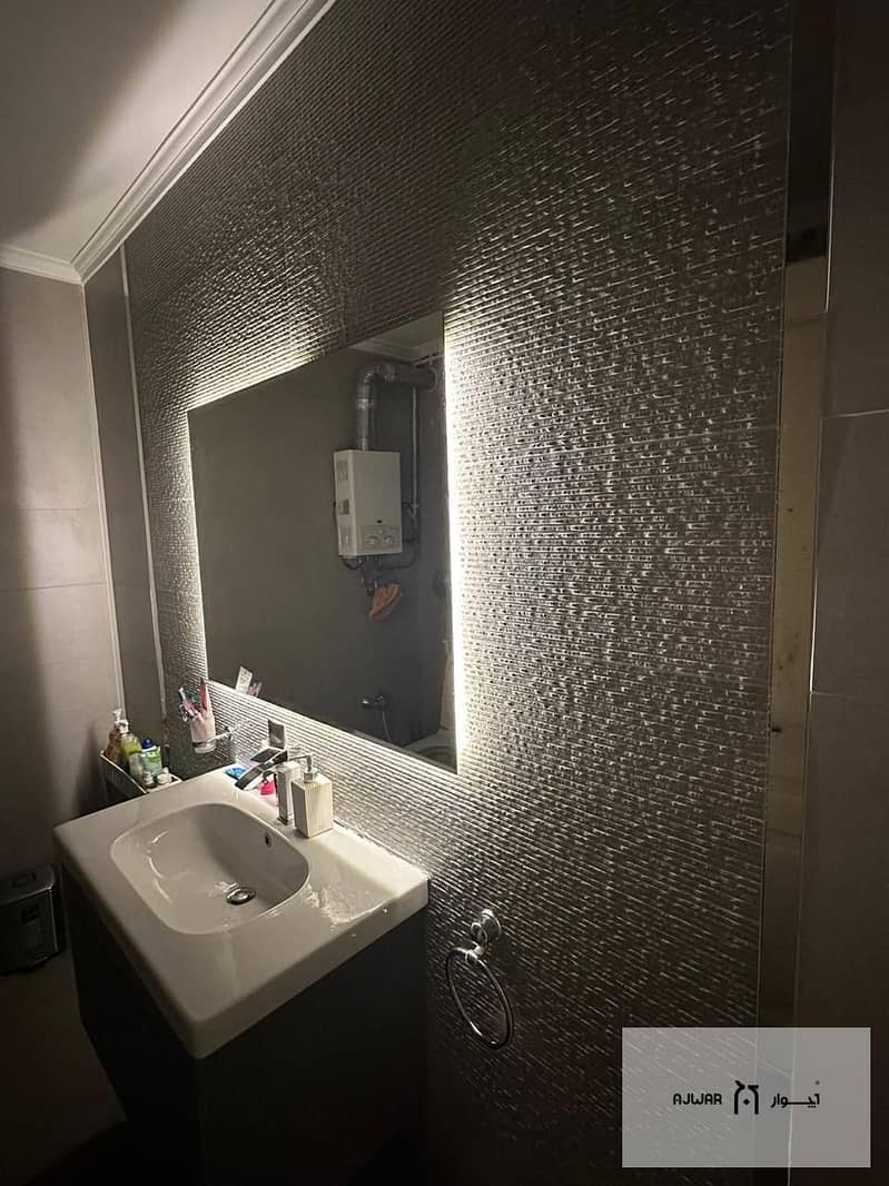 2 b74a4b65-0ab4-4a50-b7ba-567b72569e65. jpg