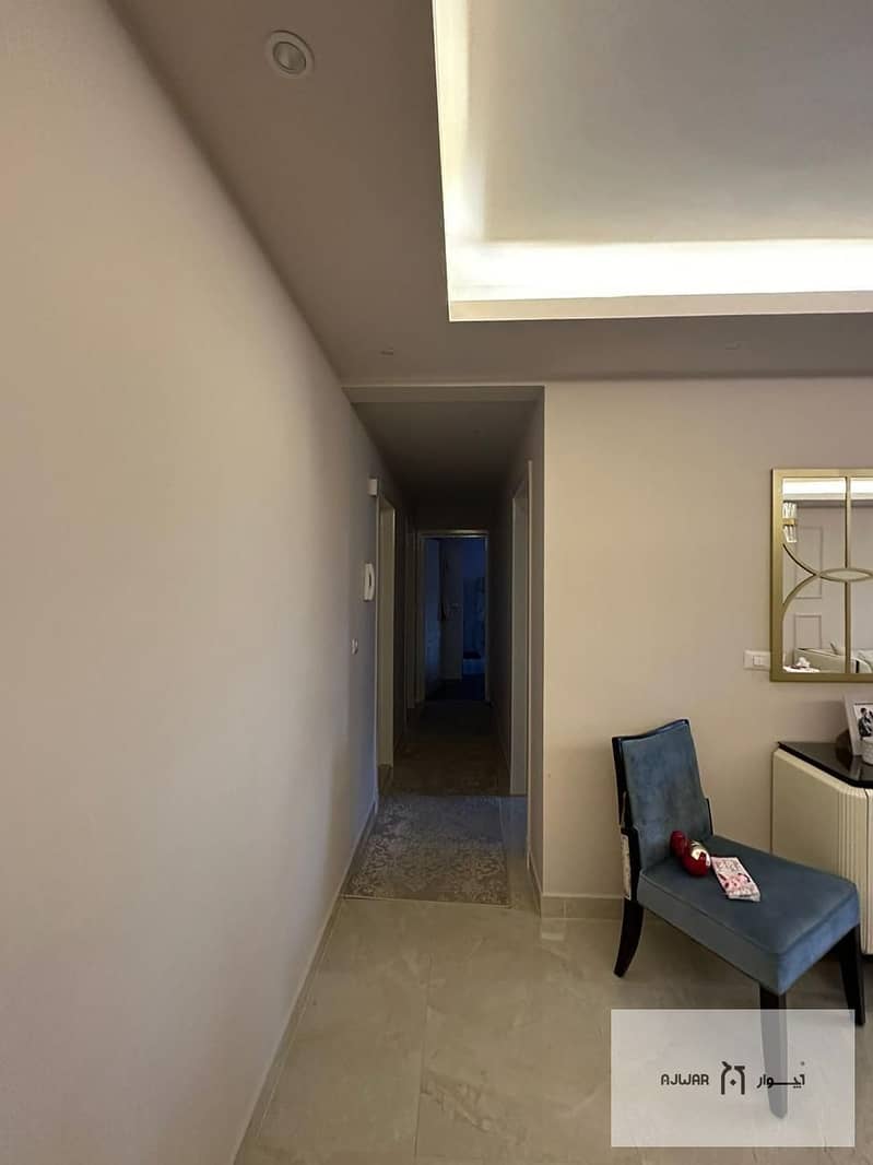 3 b3e86f8c-6736-4d93-9ab9-747b68ce3706. jpg