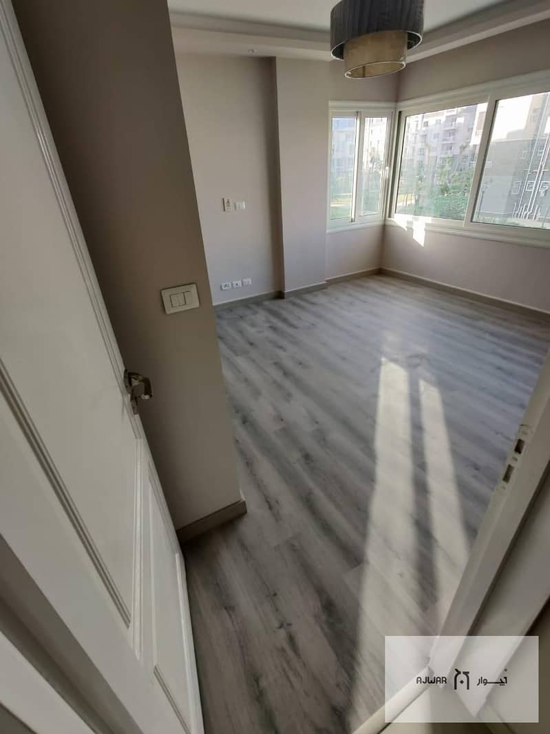 7 32c10d0b-7a94-46f8-b17b-b73e3a391899. jpg