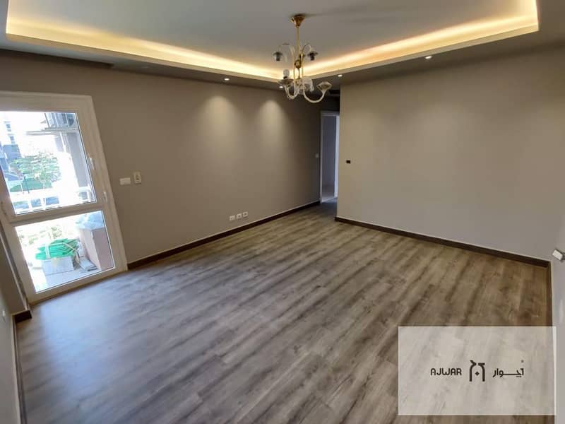 8 fc98e103-570a-4d35-b8c3-9e150976fbca. jpg