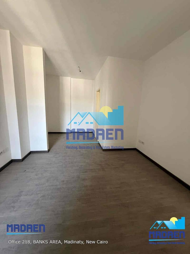 4 98ec433a-97f2-4c55-90bc-7c365789453c. jpg