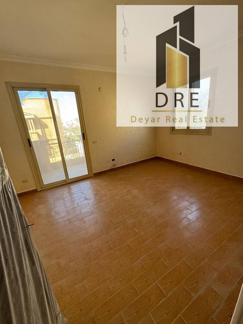 14 77796d0d-8261-4631-b1a7-f0b7a43c1d28. jpg