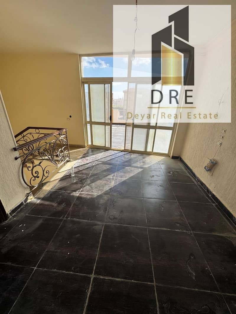 24 f9c163a7-7d54-4993-8dc4-5efc2b9e6969. jpg